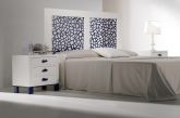 Mesita auxiliar blanca para el dormitorio
